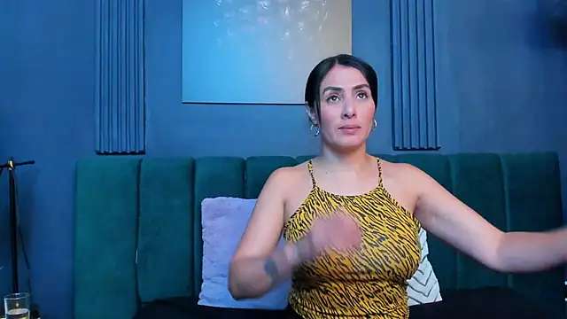 scarlet edwars online show from October 23, 7:09 pm