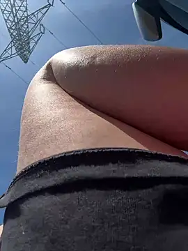 hotamanda01 online show from April 25, 1:03 pm