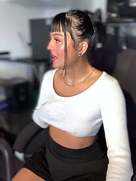 Snapshot of Dulce__Boyd chatting on October 1, 2:11 pm Dulce Boyd online show from October 1, 2:11 pm