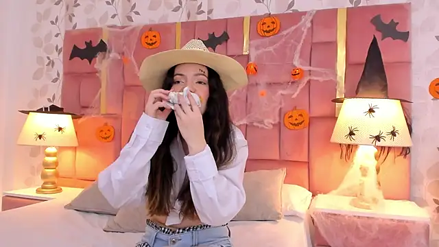 ArianaFranco online show from October 29, 3:58 pm