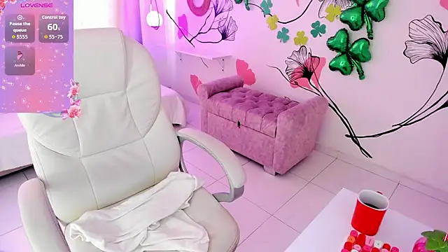 Isabela Fiorelli online show from March 15, 1:24 pm