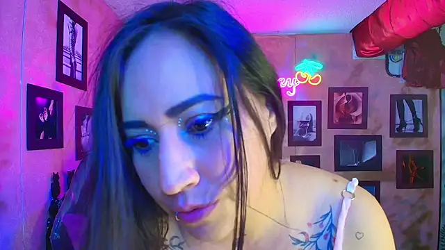 cherryy bombshelll online show from December 15, 6:46 pm