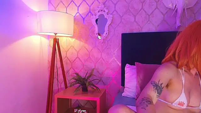 Hellen Hell  online show from November 5, 8:03 pm