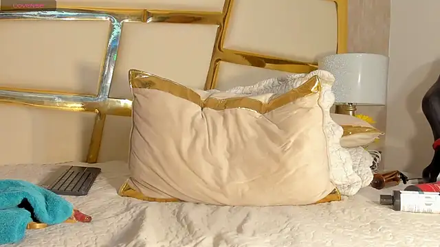 Zoe CarterX online show from March 5, 9:10 pm