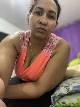 Carola-Ross online show from March 4, 11:00 pm