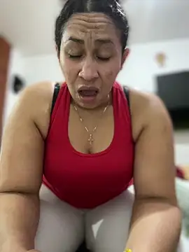 Carola-Ross online show from April 21, 5:31 pm