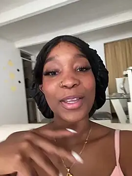 Snapshot of Black_girl3 chatting on October 2, 12:54 pm Black girl3 online show from October 2, 12:54 pm
