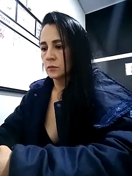 Snapshot of Alanna_11 chatting on October 14, 4:37 am Alanna 11 online show from October 14, 4:37 am