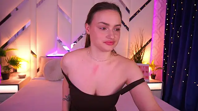 LindsieGreyy online show from March 5, 7:26 am