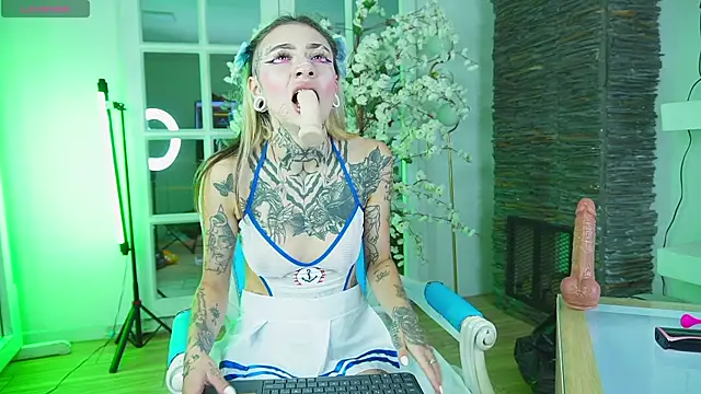 miss   angel online show from April 22, 10:56 am