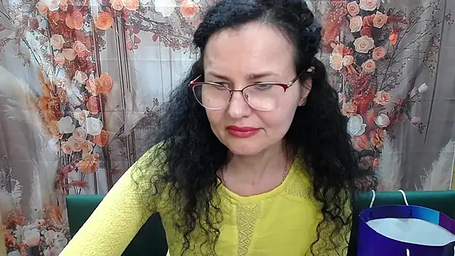 Miroslava Happi online show from April 5, 6:23 am