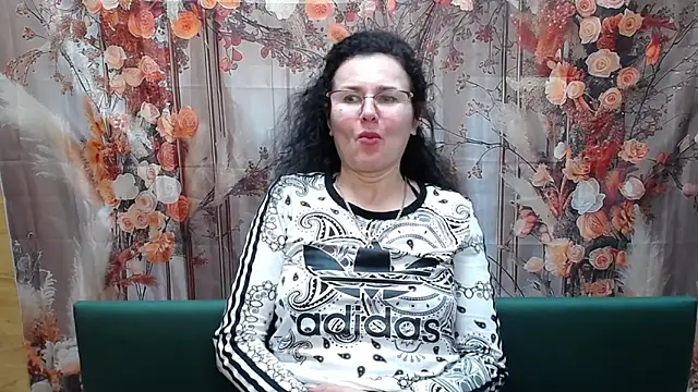 Miroslava Happi online show from April 24, 12:30 pm