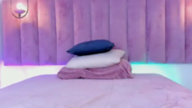 emmiily z online show from April 28, 2:27 am