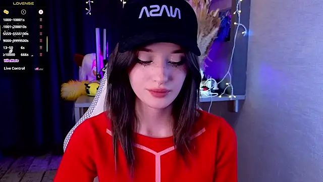 Hisoka akerley online show from April 29, 7:30 pm