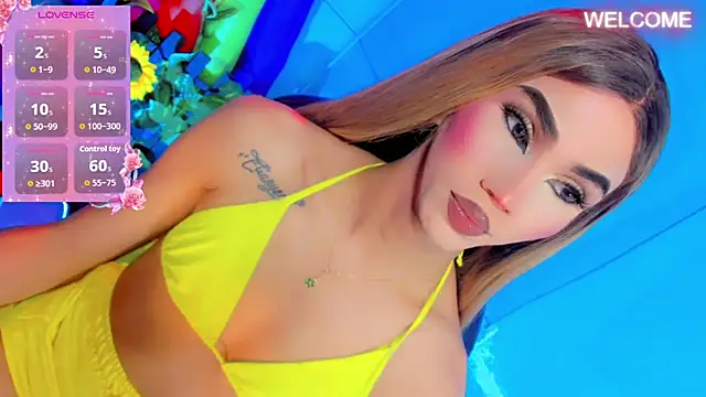 Snapshot of emelly_horny_ chatting on October 15, 7:38 pm emelly horny online show from October 15, 7:38 pm