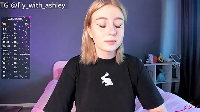 Snapshot of ashley_lovestory chatting on September 9, 5:51 am ashley lovestory online show from September 9, 5:51 am