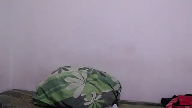 Snapshot of Majo_BigTits chatting on September 14, 8:23 am Majo BigTits online show from September 14, 8:23 am