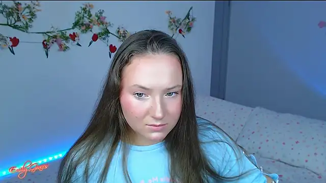 EmilyxxGraces online show from April 23, 8:55 pm