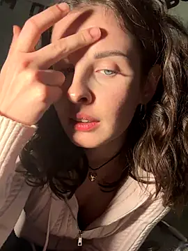 MollyBer online show from October 31, 7:29 pm