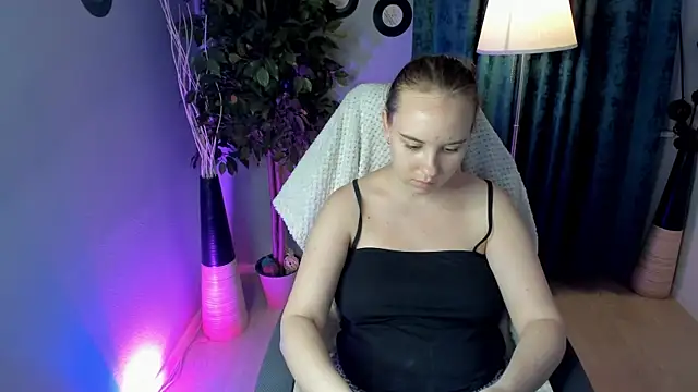 Lika 0ne online show from July 7, 11:57 am