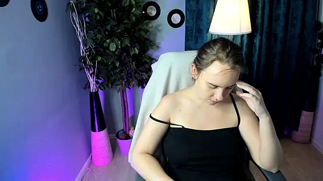 Lika 0ne online show from July 29, 11:54 am