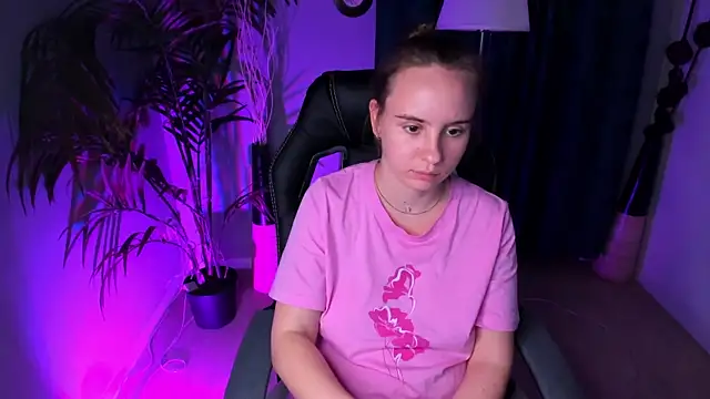 Lika 0ne online show from October 10, 12:21 pm