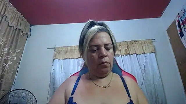 Snapshot of alina_maturehot chatting on September 23, 7:06 am alina maturehot online show from September 23, 7:06 am