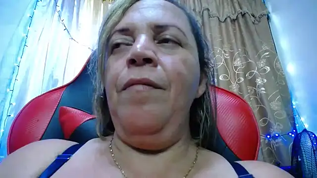 Snapshot of alina_maturehot chatting on September 16, 11:46 pm alina maturehot online show from September 16, 11:46 pm