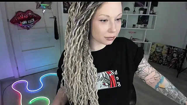 HoneySallyMoore online show from April 9, 8:25 pm