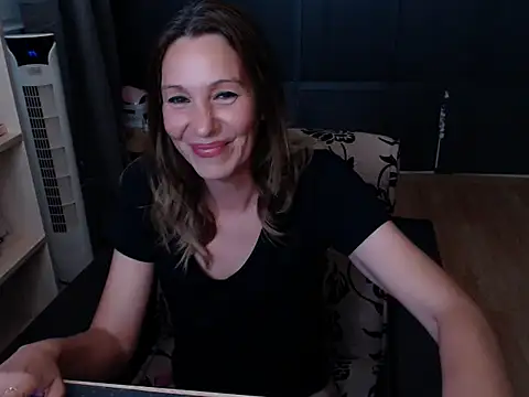 hannaha online show from June 13, 6:38 pm