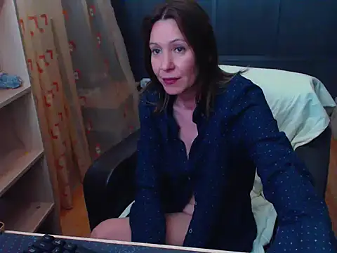 hannaha online show from April 22, 6:49 pm