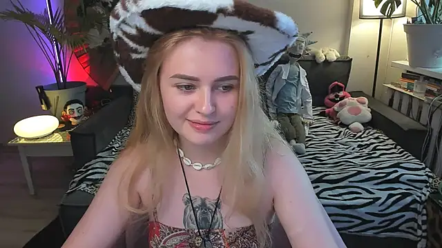 Alexa Pirs online show from July 6, 2:55 pm