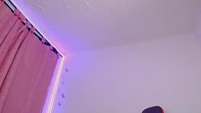 Daphnewalker   online show from September 23, 12:36 pm