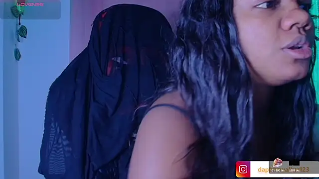 Daphnewalker   online show from February 24, 12:37 pm