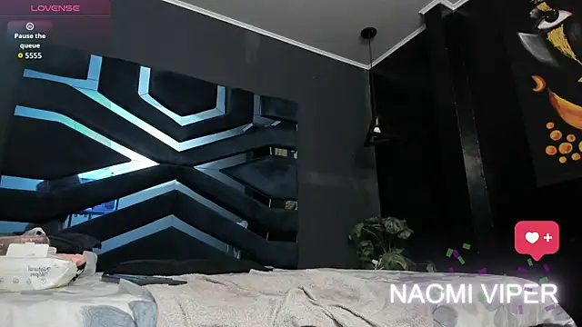 Naomii Viper online show from April 20, 11:13 am
