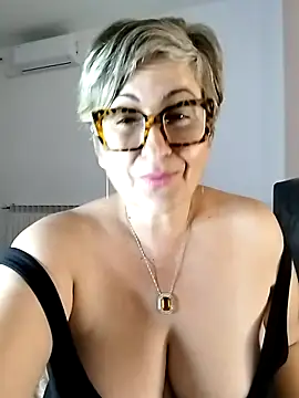 Snapshot of Pumabionda chatting on September 14, 8:18 pm Pumabionda online show from September 14, 8:18 pm