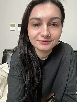 lunalovelee online show from March 18, 3:39 pm