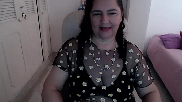 leonela 69 online show from April 24, 12:30 pm