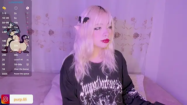 purplelilith3 online show from April 23, 6:32 am