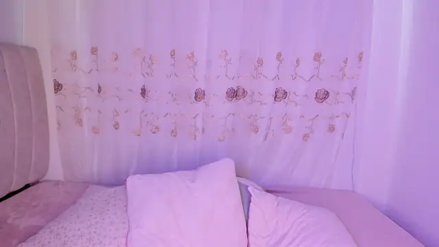 purplelilith3 online show from April 28, 12:42 pm