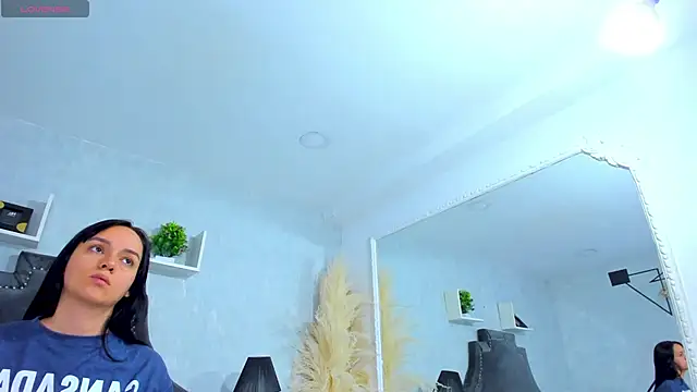 EmiliaRose  online show from December 15, 9:20 pm