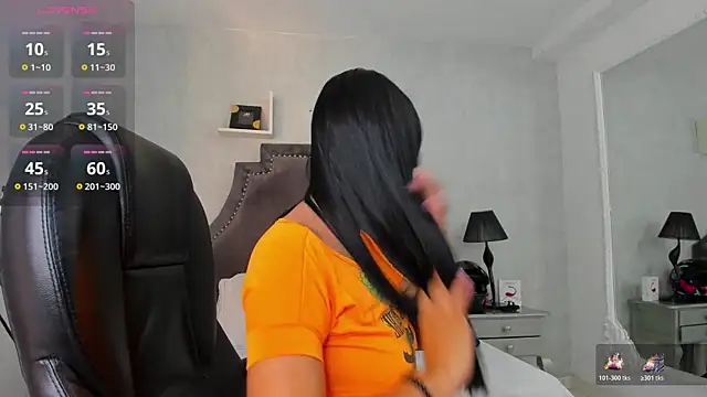 EmiliaRose  online show from December 3, 9:17 pm