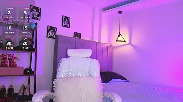 Miller Vanessa  online show from April 27, 8:50 pm