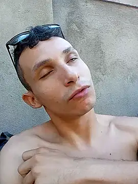 Isak Millan online show from October 5, 8:58 pm