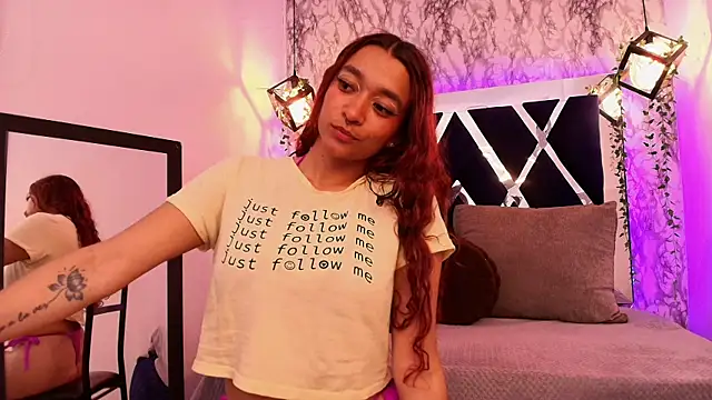 charlotte bluee online show from January 8, 10:25 pm