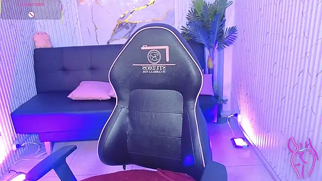 kristen tay online show from April 23, 3:47 am