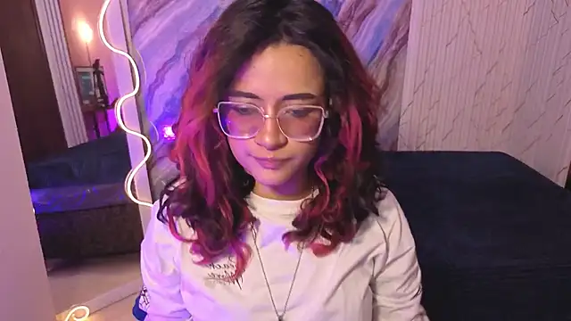 kristen tay online show from April 24, 3:31 am