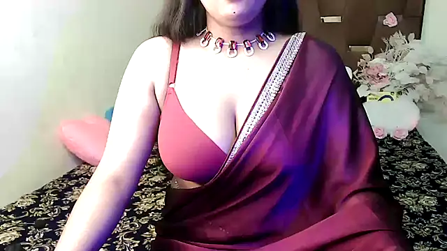 Snapshot of megancatluna chatting on October 15, 7:00 am megancatluna online show from October 15, 7:00 am