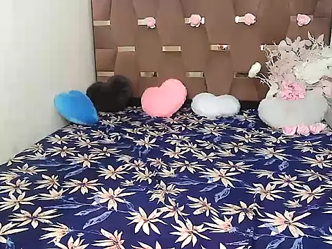 Snapshot of megancatluna chatting on September 23, 7:17 am megancatluna online show from September 23, 7:17 am