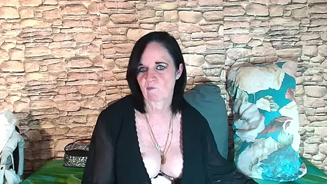 Snapshot of LuciousGrace chatting on October 19, 5:37 pm LuciousGrace online show from October 19, 5:37 pm